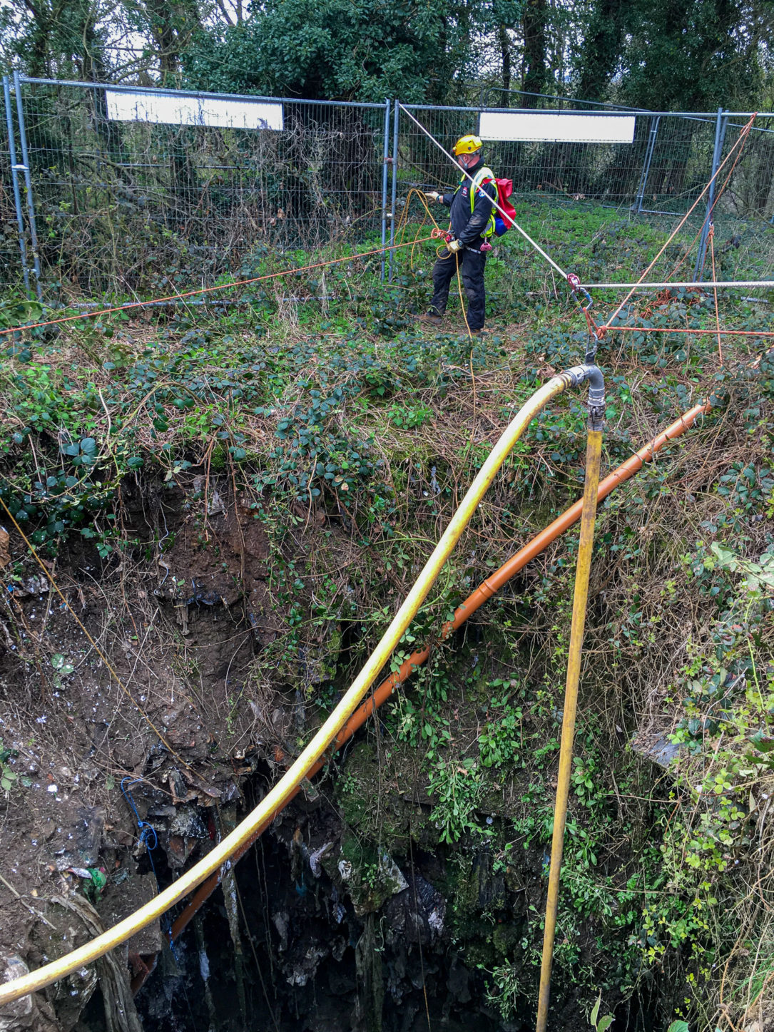 Middlesbrough mineshaft hardfoam fill - view of the shaft Rope setup for hardfoam filling in mineshaft