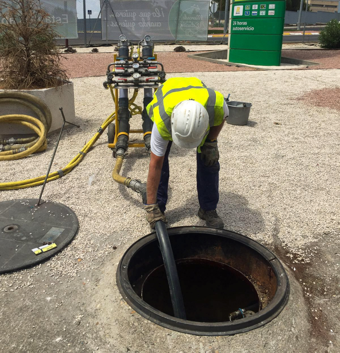 Tank filling BP in spain