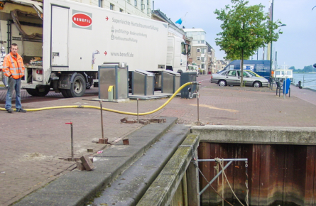 quay walls september 2009 Benefil 003 Quay wall filling