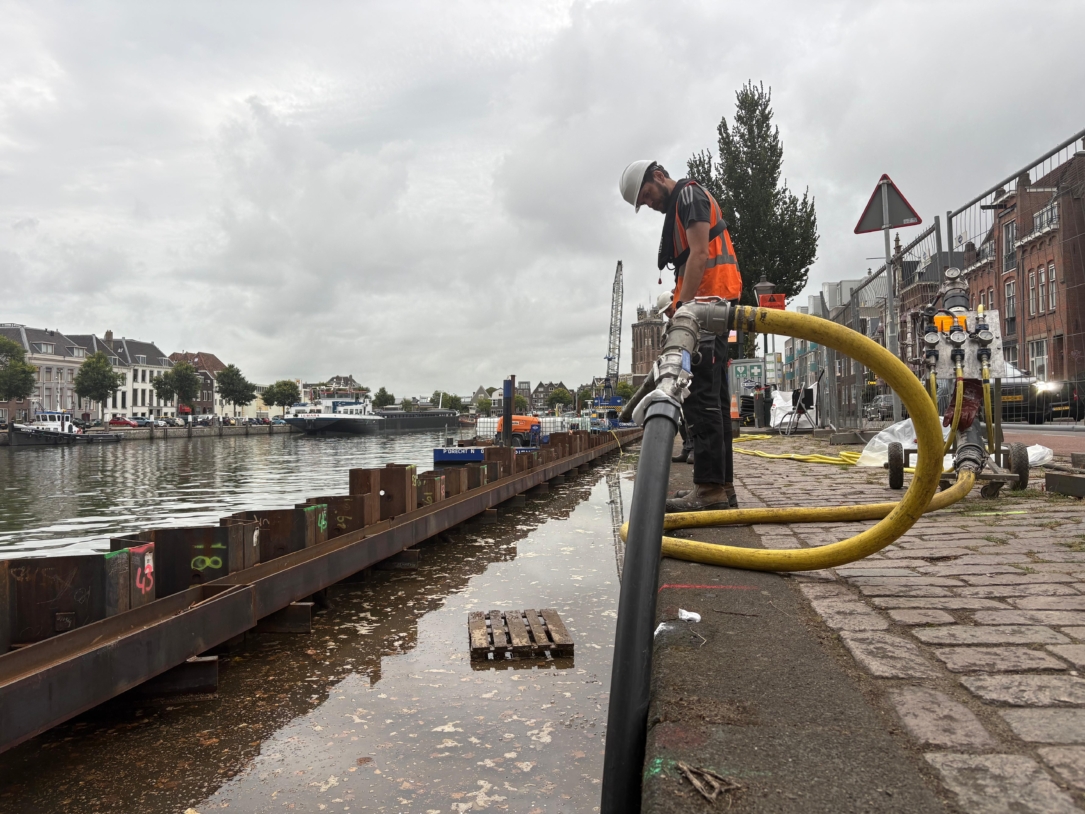 Checking the hoses along the quay wall