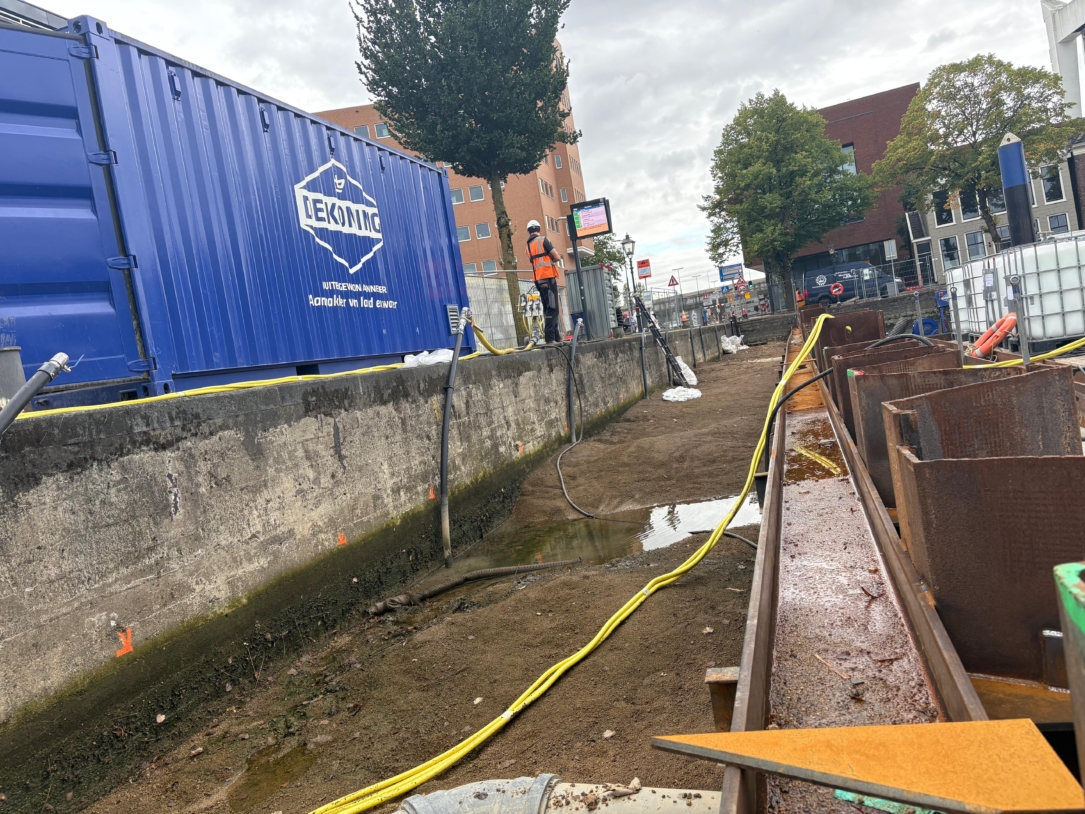 The quay at low tide.