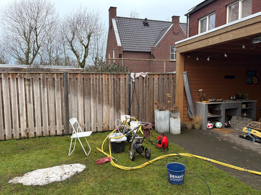 Whatever the weather, come snow or shine.